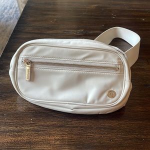 Lululemon Wunderlust Belt Bag 1.8L